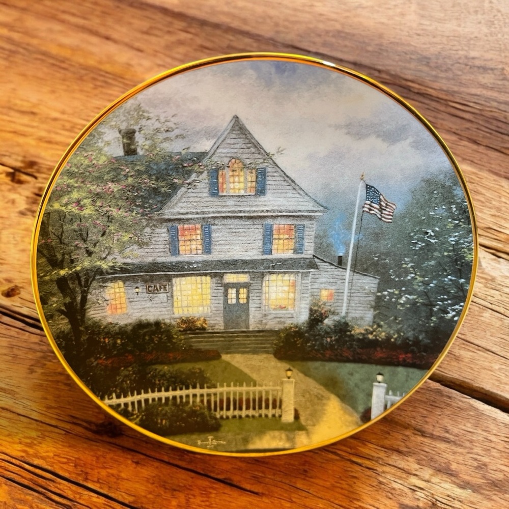 Thomas Kinkade “The Twilight Cafe” collectors Plate